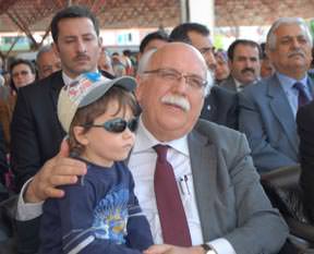 Pazartesi okullar tatil