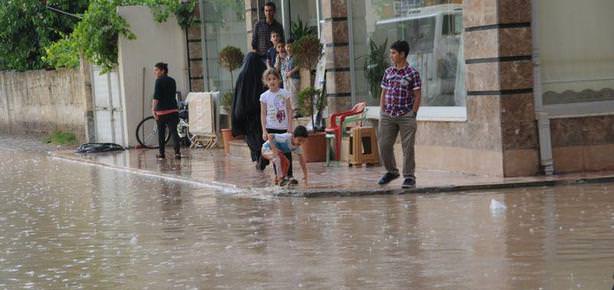 Cizre sular altında kaldı