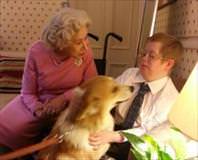 Kraliçe yerine ’takliti’ geldi