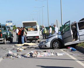 Trabzonspor taraftarını taşıyan otobüs kaza yaptı