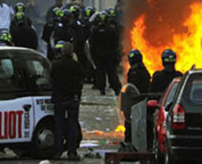 İngiltere'de camilere saldırı!