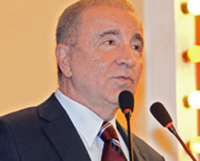 Ünal Aysal istifa etti!