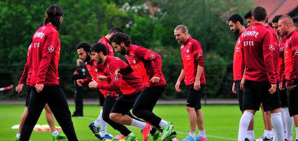 Milli maçın saati değişti