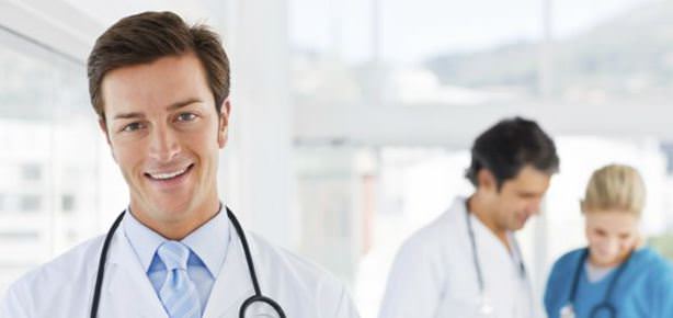 Hekime hakarete 1 yıl hapis!