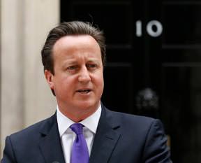 İngiltere'de 10 numara skandal