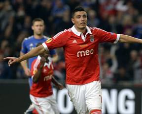 Oscar Cardozo'da fark 2 milyon euro