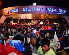 Başbakan'a yoğun sevgi gösterisi!