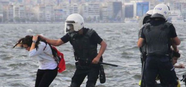 Genç kızın saçını çeken polislere soruşturma