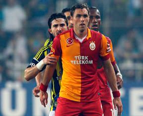 Elmander ve Riera’ya talip aranıyor...