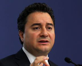 Babacan'dan o bankacılara uyarı