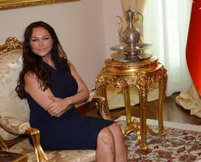 Başbakan, Hülya Avşar'la görüştü