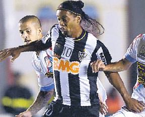 Ronaldinho’ya servet:  2 yılda 12 milyon €