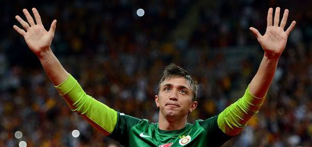 Muslera'dan çağrı Mikel gelmeli