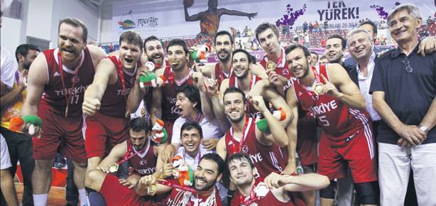 Akdeniz'de 12 Altın Adam