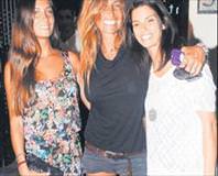Kahkalı gece
