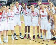 Periler yarı finale uçtu