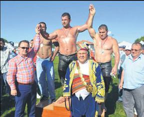 Silivri'de yağlı güreş şöleni!