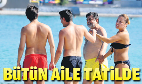Bütün aile tatilde