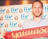 G.Saray Medical Park  Sinan Güler’e imzalattı