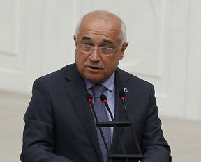 Cemil Çiçek yeniden başkan