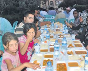 30 bin kişilik iftar sofrası