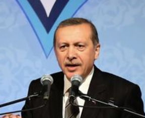 Başbakan: Darbeciler  geleceğin katilidir