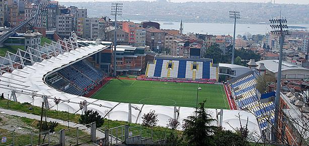 Paşa Kartal'a kucak açtı!