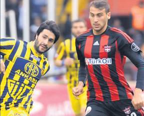 Cenk Tosun Trabzon'da