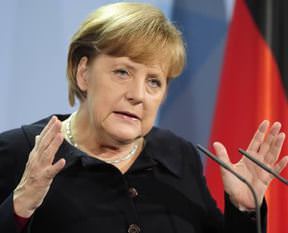Angela Merkel: Mursi serbest bırakılmalı