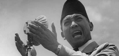 Ahmet Sukarno Endonezya'nın ilk cumhurbaşkanı oldu.