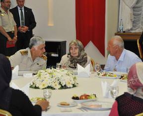 Org. Necdet Özel'den anlamlı iftar