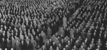 Fransa'daki en büyük Yahudi tutuklanması: 12.884 Yahudi Auschwitz'e gönderilmek üzere tutuklandı.