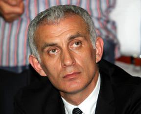 Hacıosmanoğlu: Şerefsizler gidecek!