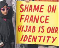 Burka isyanı Paris’i yakıyor