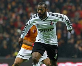 Kalıyorum diyemedi!