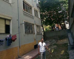 Annesini 5. kat balkonundan attı