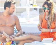 Sosyetik playboy centilmen çıktı!