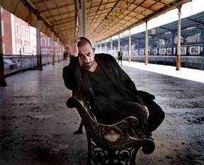 Cem Yılmaz bu derdine çare bulamadı