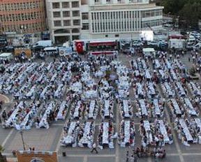 Polis, Diyarbakır halkıyla iftar etti