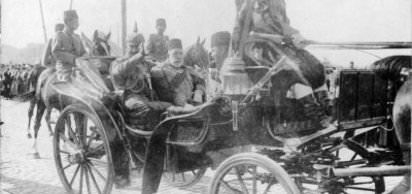 Osmanlı ile Almanya arasında işbirliği anlaşması imzalandı, Osmanlı'da seferberlik ilan edildi.