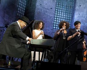 Grammy ödüllü cazcı George Duke öldü