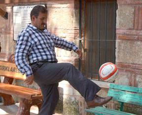 Futbolu bıraktı imam oldu