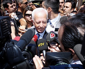 Kılınç teslim olmak için adliyede