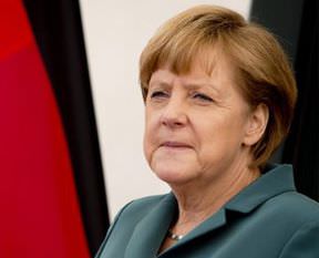 Merkel koalisyona sıcak bakıyor