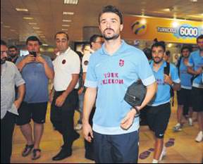 2 yabancı futbolcu Trabzon'da kaldı
