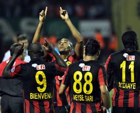 Zafer yine Sağlam'ın!