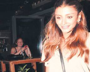 Özge'ye kaçak sevgili