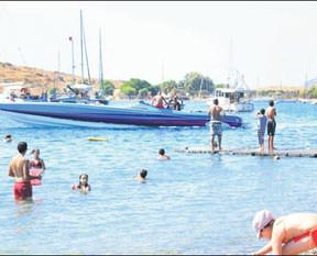 Acun plajda