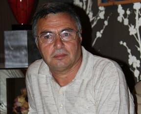 İmralı'ya taş attı