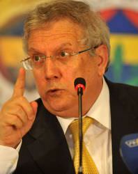 Aziz Yıldırım güvenoyu isteyecek